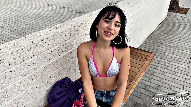 Aria Returns for Cum Filling