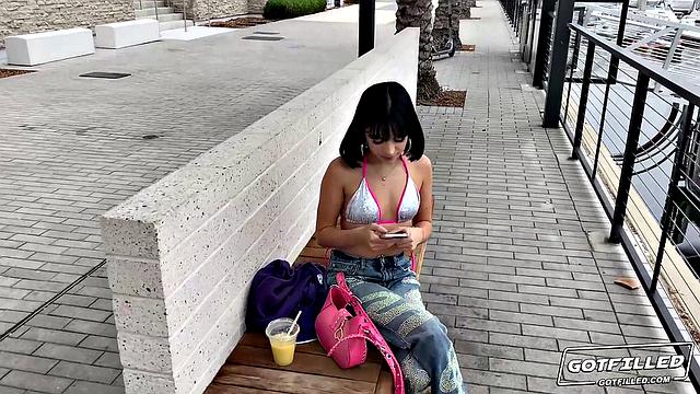 Aria Returns for Cum Filling