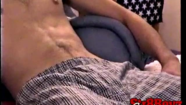 Тоби не сдержался и залил спермой после бешеного минета