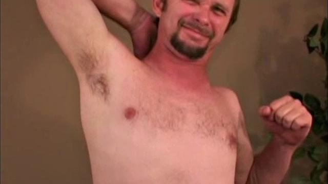 Брутальный работяга Рик заводит мужиков по полной