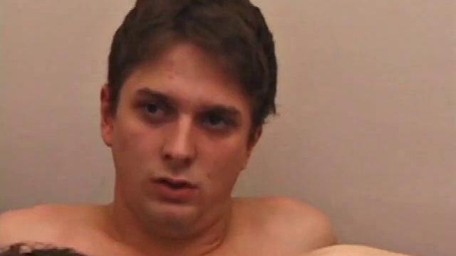 два здоровяка пробуют глубокий минет и мощную дрочку друг другу