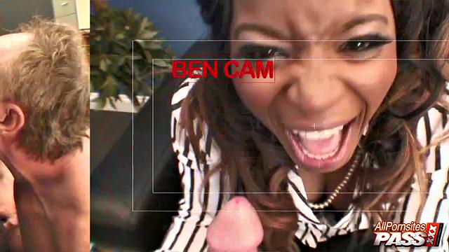 милфы устраивают шоу в офисе, начальники в восторге