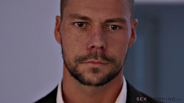 Cheating Woman asks for Creampie