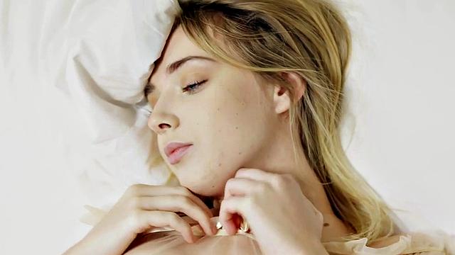 Petite nympho 21yo masturbates solo with fingers