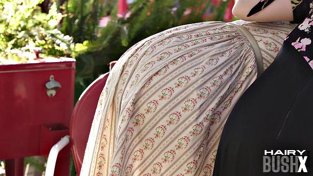 Hairy redhead lezzie pussyeaten by babe