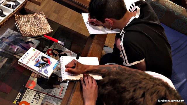 Латиносы джорджио и гил с жаром трахаются без резинки и лижут жопу друг другу.