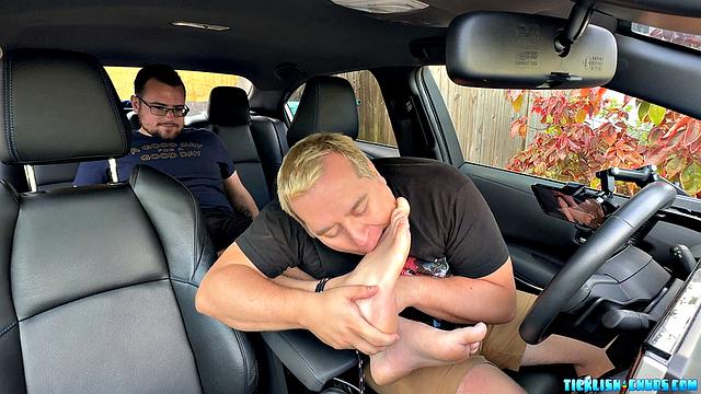 Snyft: CDubs Is Super Ticklish - CDubs &amp;amp; Matt