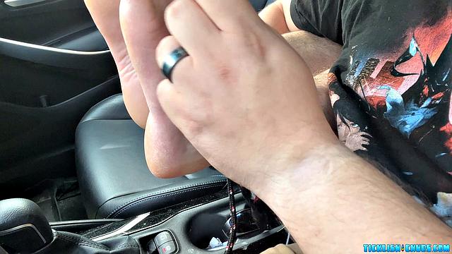 Snyft: CDubs Is Super Ticklish - CDubs &amp;amp; Matt