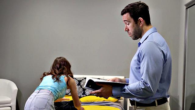 поймала на измене и тут же дала его другу