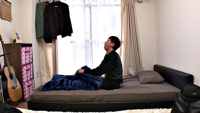 Амина Киючи ловко заманила друга в постель и дала по полной