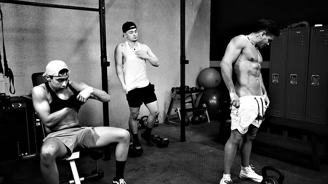 NextDoorBuddies - Explosive Gym Between 3 Fine Cocks