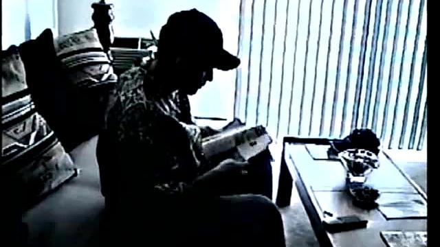 Гей парень Тони получает минет и кончает на камеру.