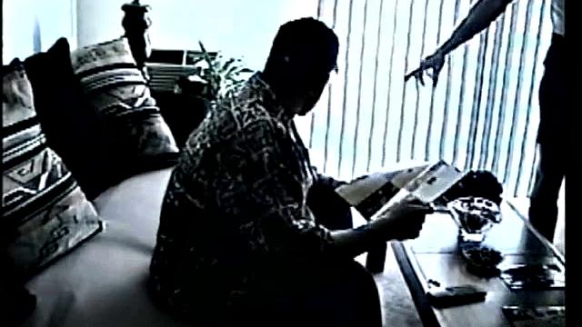 Гей парень Тони получает минет и кончает на камеру.