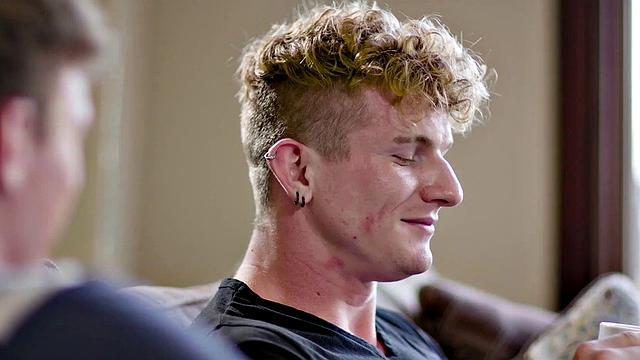 HETEROFLEXIBLE - Redhead Jock Eric Passionately Fucks New Lonelu Twink Neighbor Max Lorde