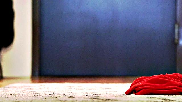 мадисон дрочит в душе и фантазирует о толстом члене