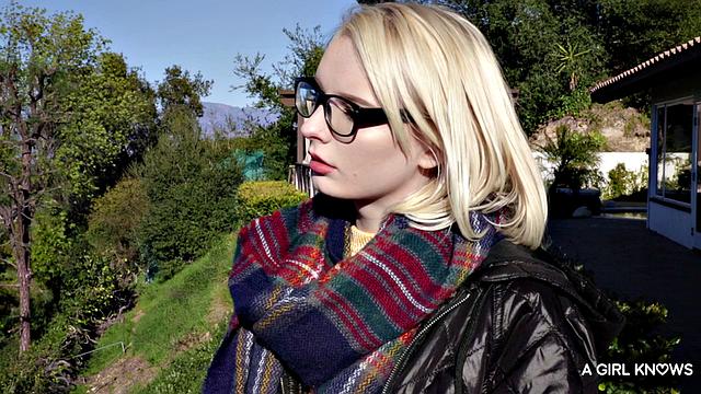 Steamy lesbian fun in the bathtub