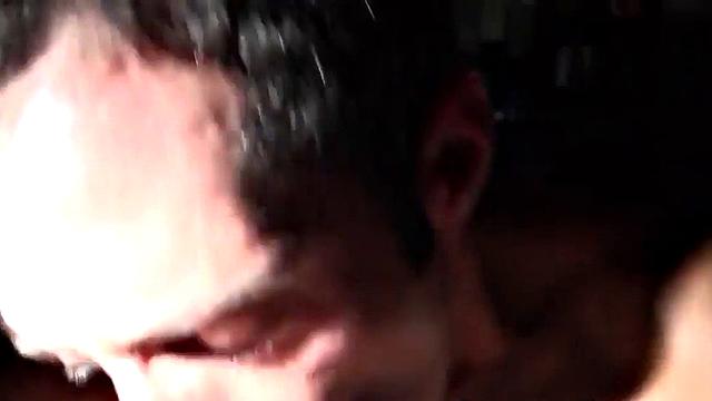 Real amateurs in anal bareback session