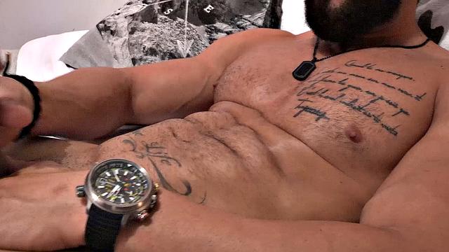 Maskurbate - Sexy Lumberjack Strokes His Wood