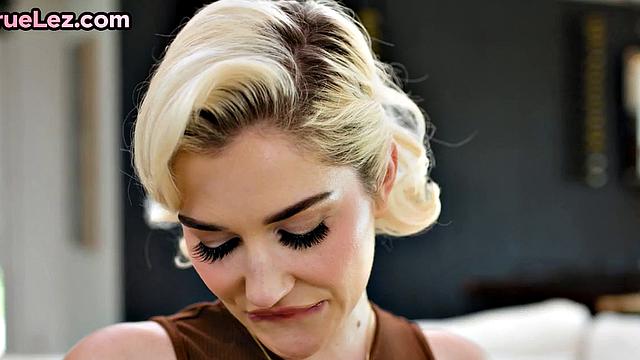 Stunning Lesbo MILFs tribbing