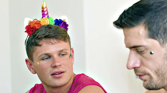 Experienced Twink Walks Muscle Hunk Through His First Pride Fest - Dylan Hayes, Ty Roderick - DisruptiveFilms