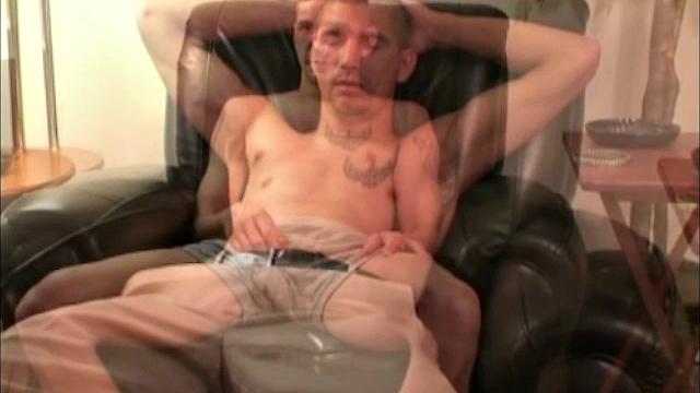 clayton дрочит другу после смены