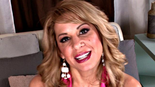 Alyssa Lynn: Nurse, Stripper, Star