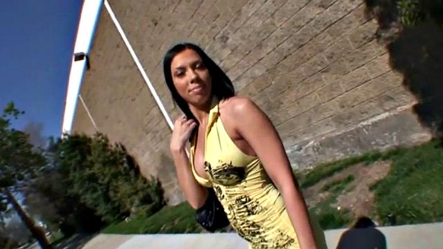 Booty babe gets cumshot after doggy