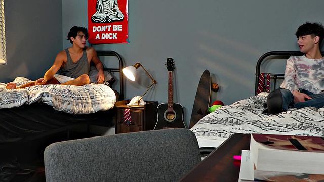 Big Dick Twink Room Train Fuck - NextDoorTwink