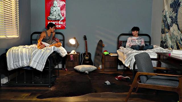 Big Dick Twink Room Train Fuck - NextDoorTwink