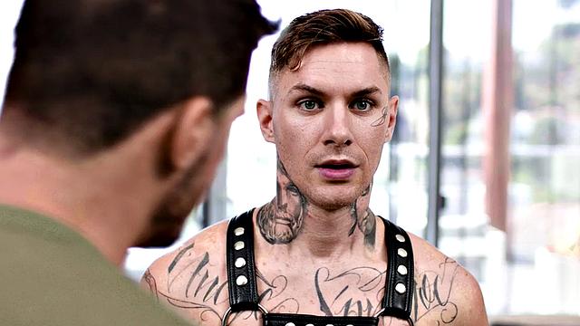 Inked jock blows muscled top before bareback sex