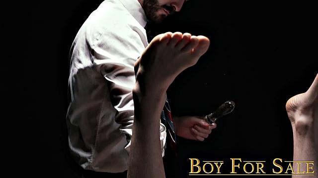 THE BOY TYLER Chapter 1 - Grooming