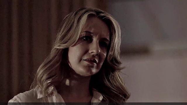 Jennifer Mudge's Nude Frontal Action in the Living Room