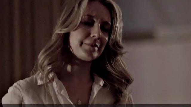 Jennifer Mudge's Nude Frontal Action in the Living Room