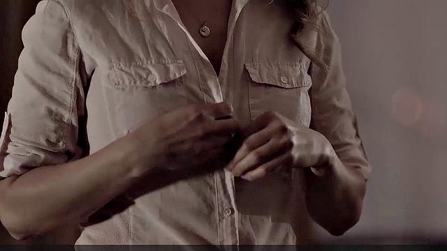 Jennifer Mudge's Nude Frontal Action in the Living Room