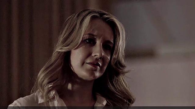 Jennifer Mudge's Nude Frontal Action in the Living Room