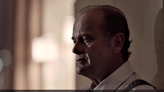 Jennifer Mudge's Nude Frontal Action in the Living Room