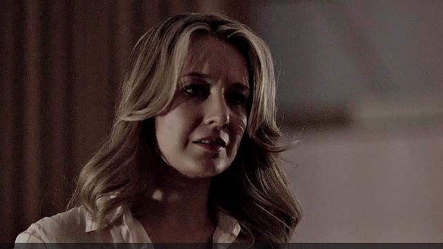 Jennifer Mudge's Nude Frontal Action in the Living Room