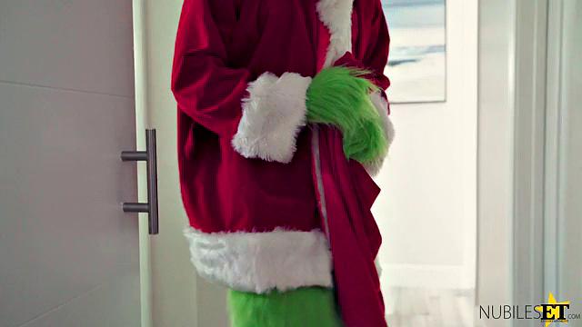 How Cindy Lou Saved Christmas For Her Brother - S3:E6