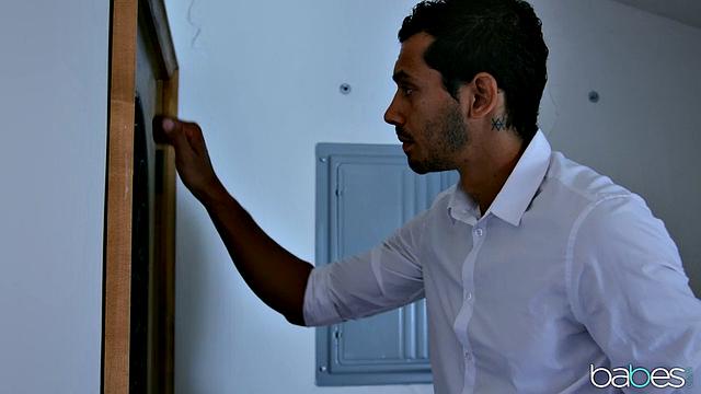 Белла Ролланд доминирует и заставляет называть себя госпожой