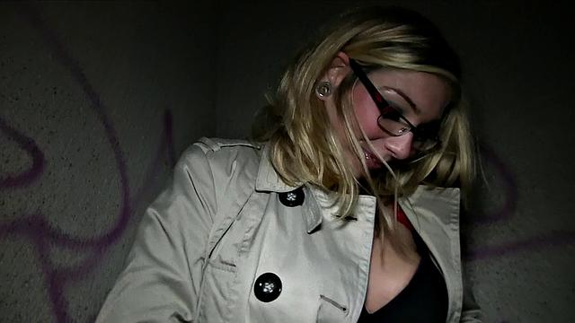 Fake Agent Gets Dick Stuffed In Curvy Ass