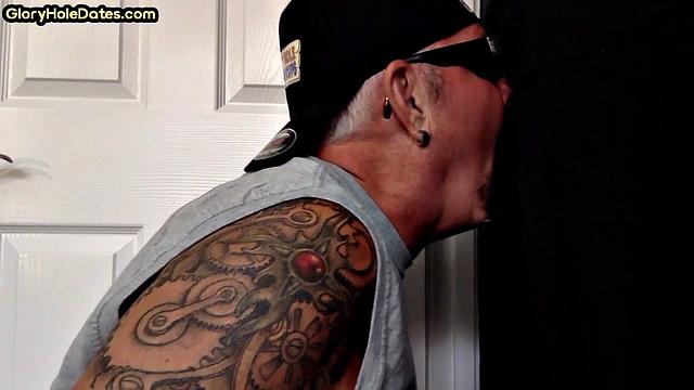 Gloryhole tattooed gaydaddy sucks in homemade BJ