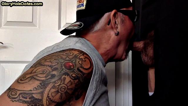 Gloryhole tattooed gaydaddy sucks in homemade BJ