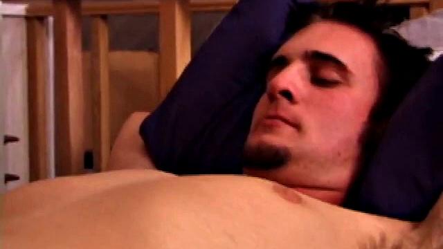 Аарон с Лукасом срываются в страсти: мощный минет и горячий трах