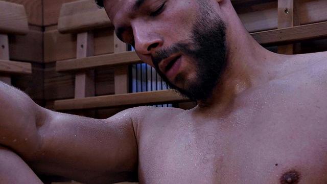 21yo passionate GF gets banged on massage table