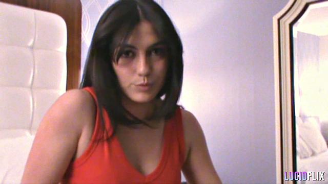 Брюнетка с татуировкой сосет и катается на члене в разных позах с кончей на лицо.