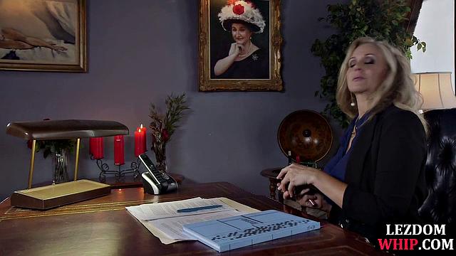 Horny cougar fucking cute babe