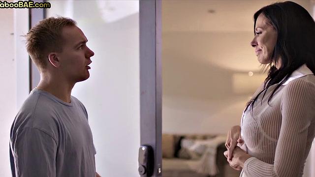 Big-titted MILF passionately fucked and pussylicked by boyfriend