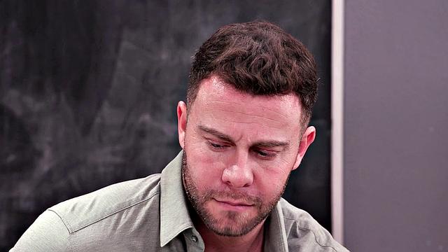 Две страстные училки устроили жаркий тройничок с Мади Коллинс