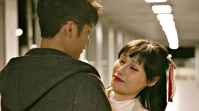 Sexy Santa Xiao Ye Ye Gets Railed on Christmas Night