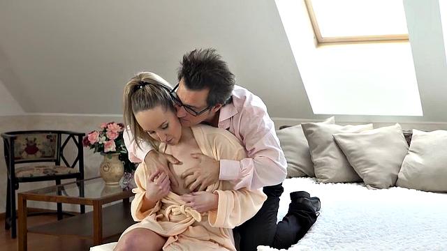 Naughty boy convinces new girlfriend to have quickie in bedroom